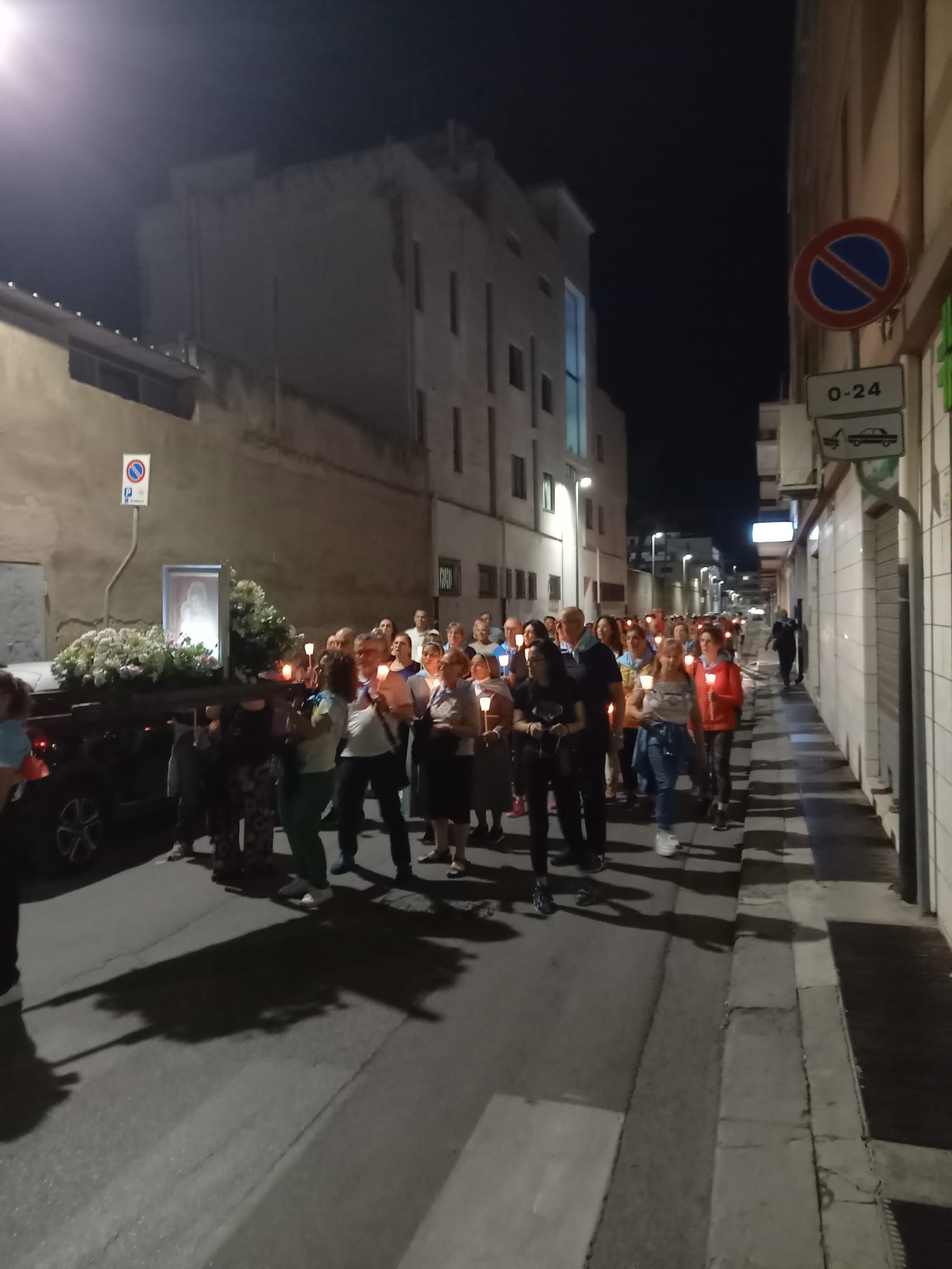 cammino in processione notte 8 giugno 2024_ (10)