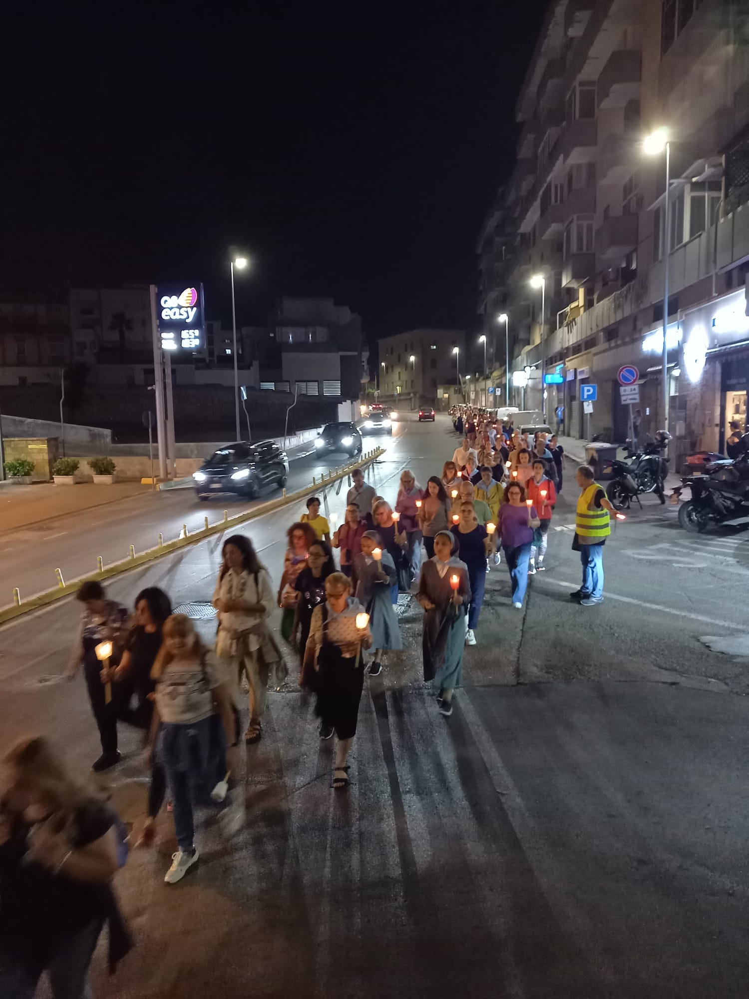 cammino in processione notte 8 giugno 2024_ (26)