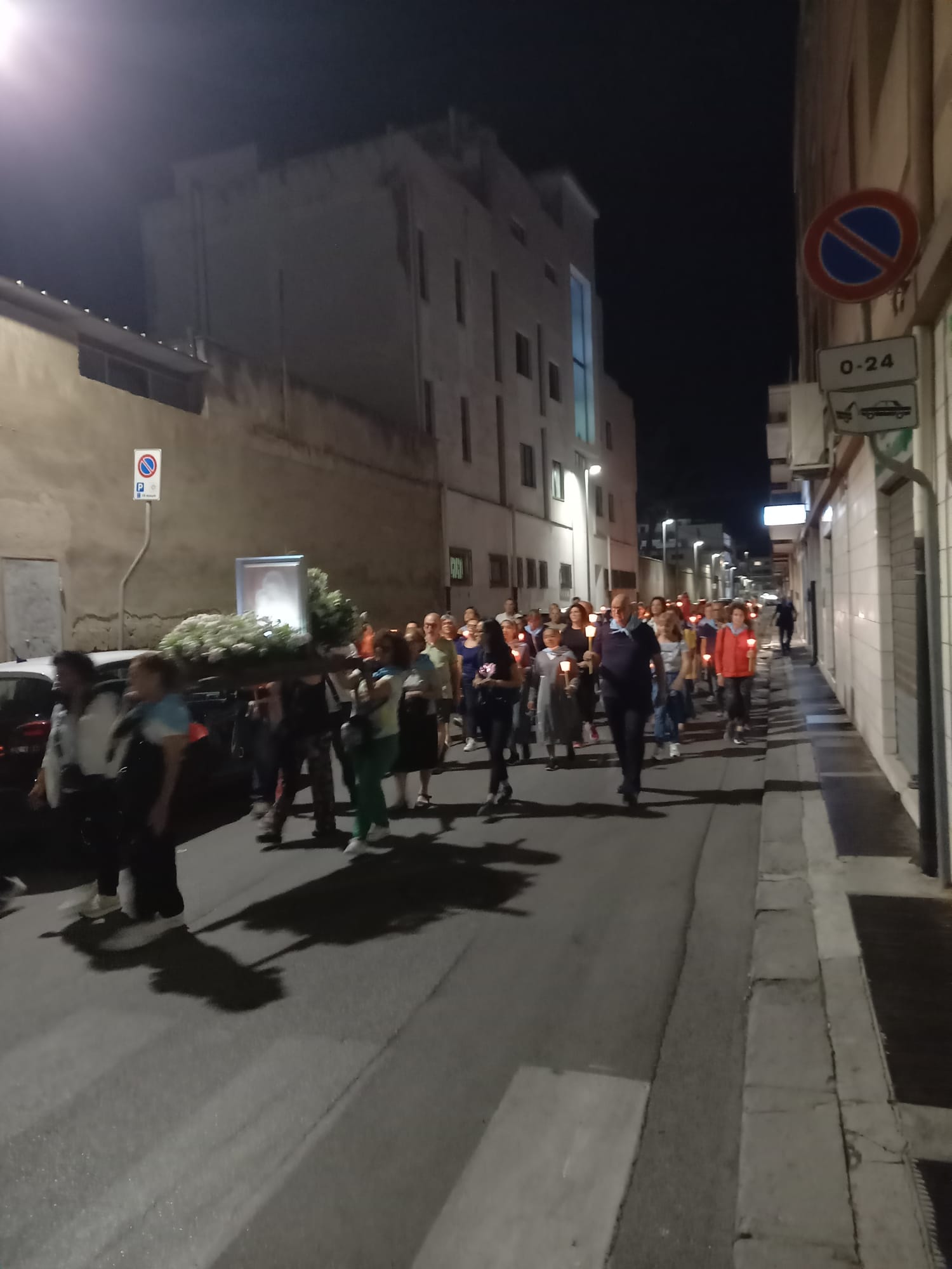 cammino in processione notte 8 giugno 2024_ (9)